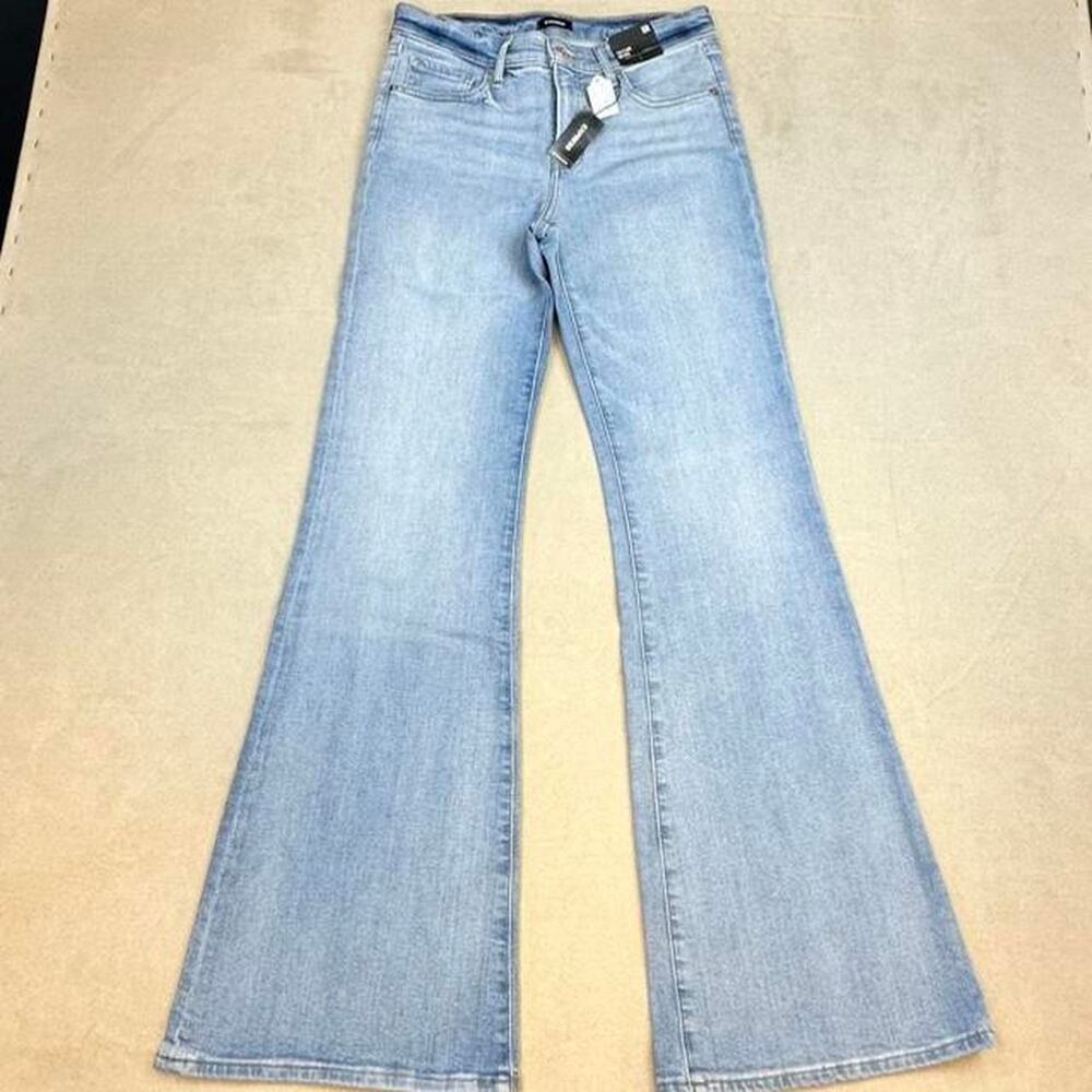 Express women’s light blue bootcut jeans. Size6R sku112-LRS